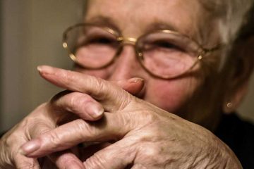 4 solutii pentru a evita destramarea familiei in situatia in care parintele varstnic este foarte critic destramarea